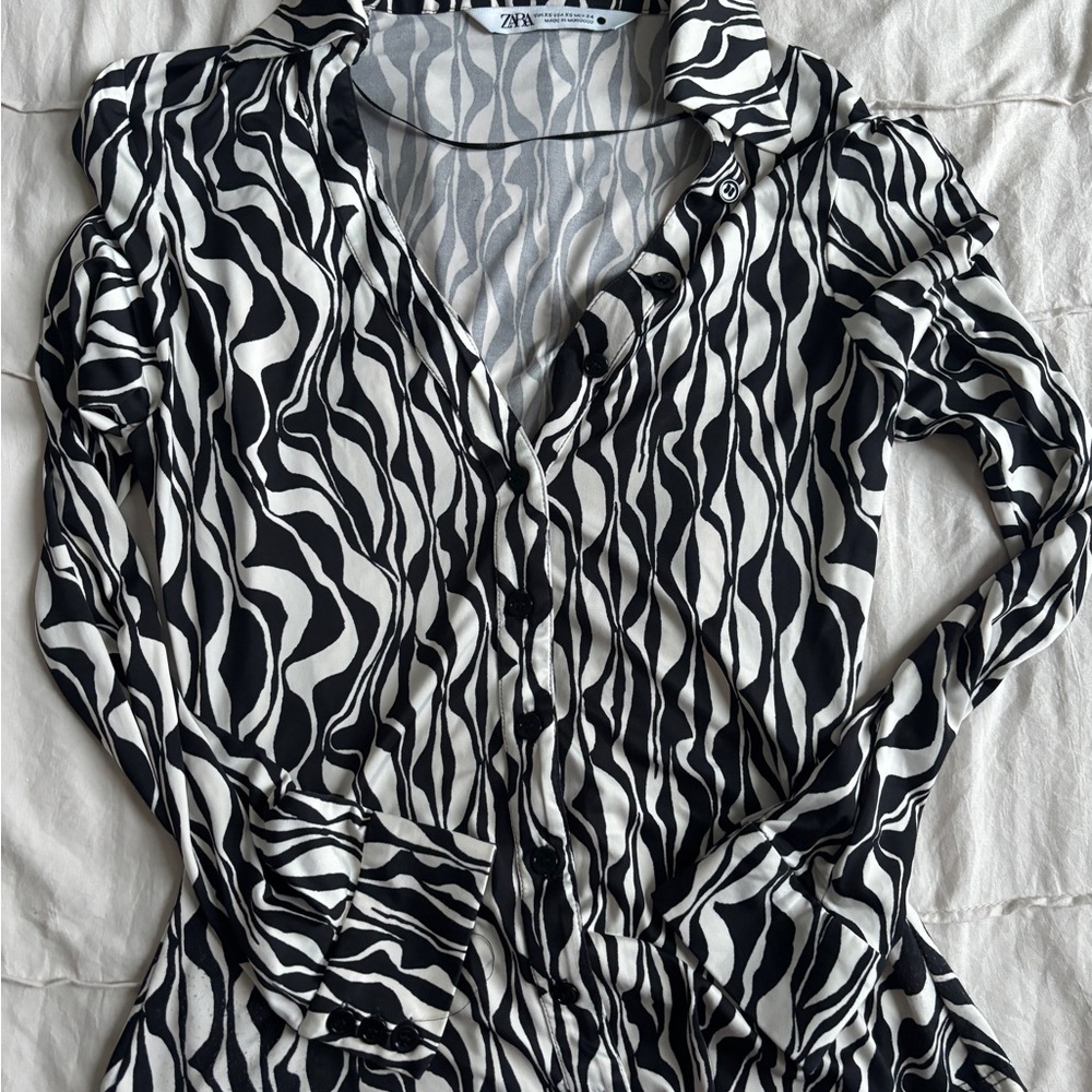 Zara Black and White Patterned Blouse